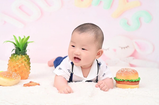 商洛宝宝在妈妈肚子里